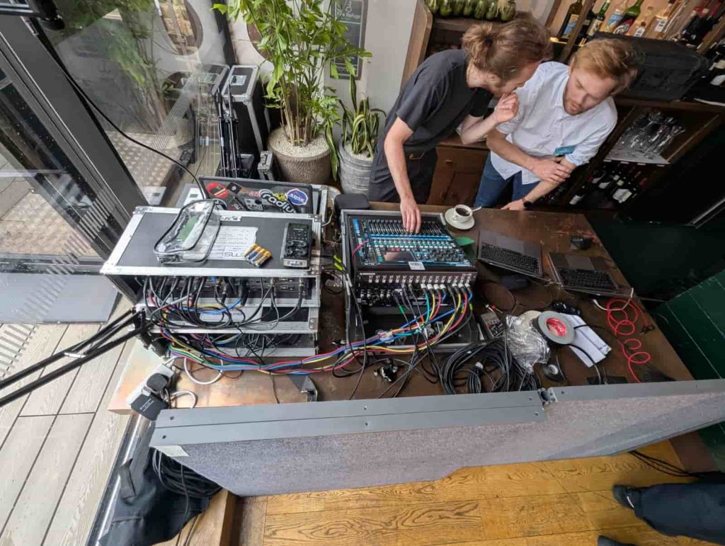 The Do’s And Don’ts Of DJ Equipment Rental For Professional Events