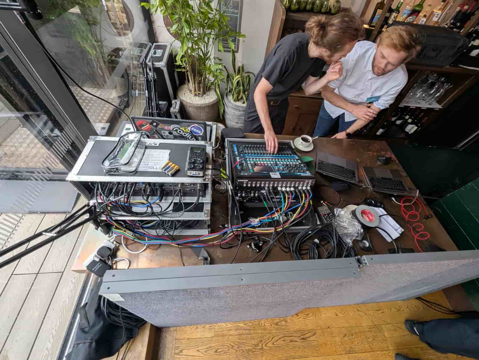 The Do’s And Don’ts Of DJ Equipment Rental For Professional Events