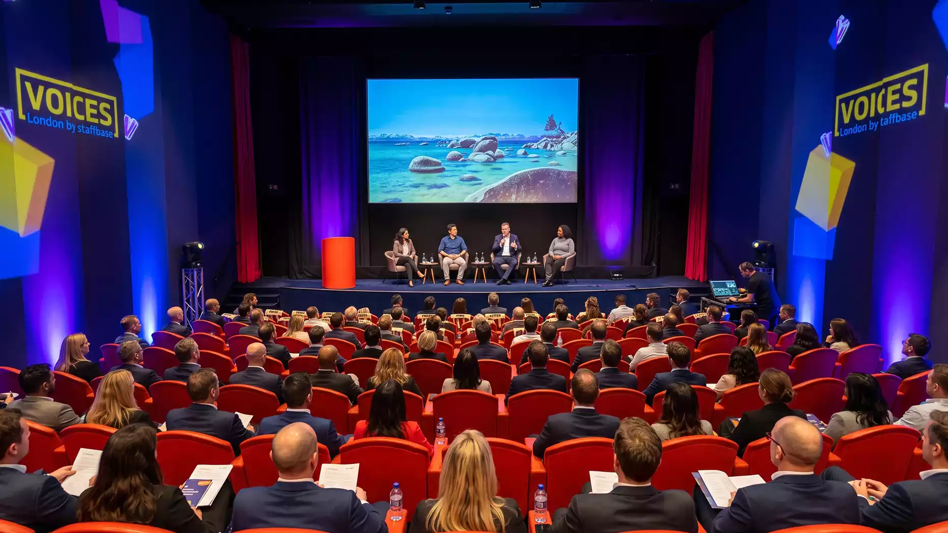 What Actually Shapes Audience Attention at Corporate Events